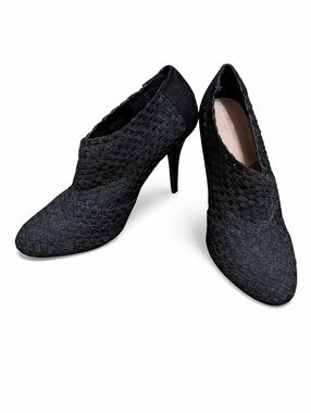 Simply Vera Vera Wang Textured Black Heels